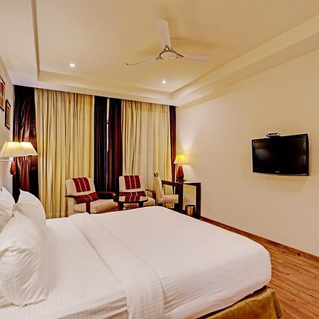 Hotel Marina Near Igi Airport Delhi New Delhi Bagian luar foto