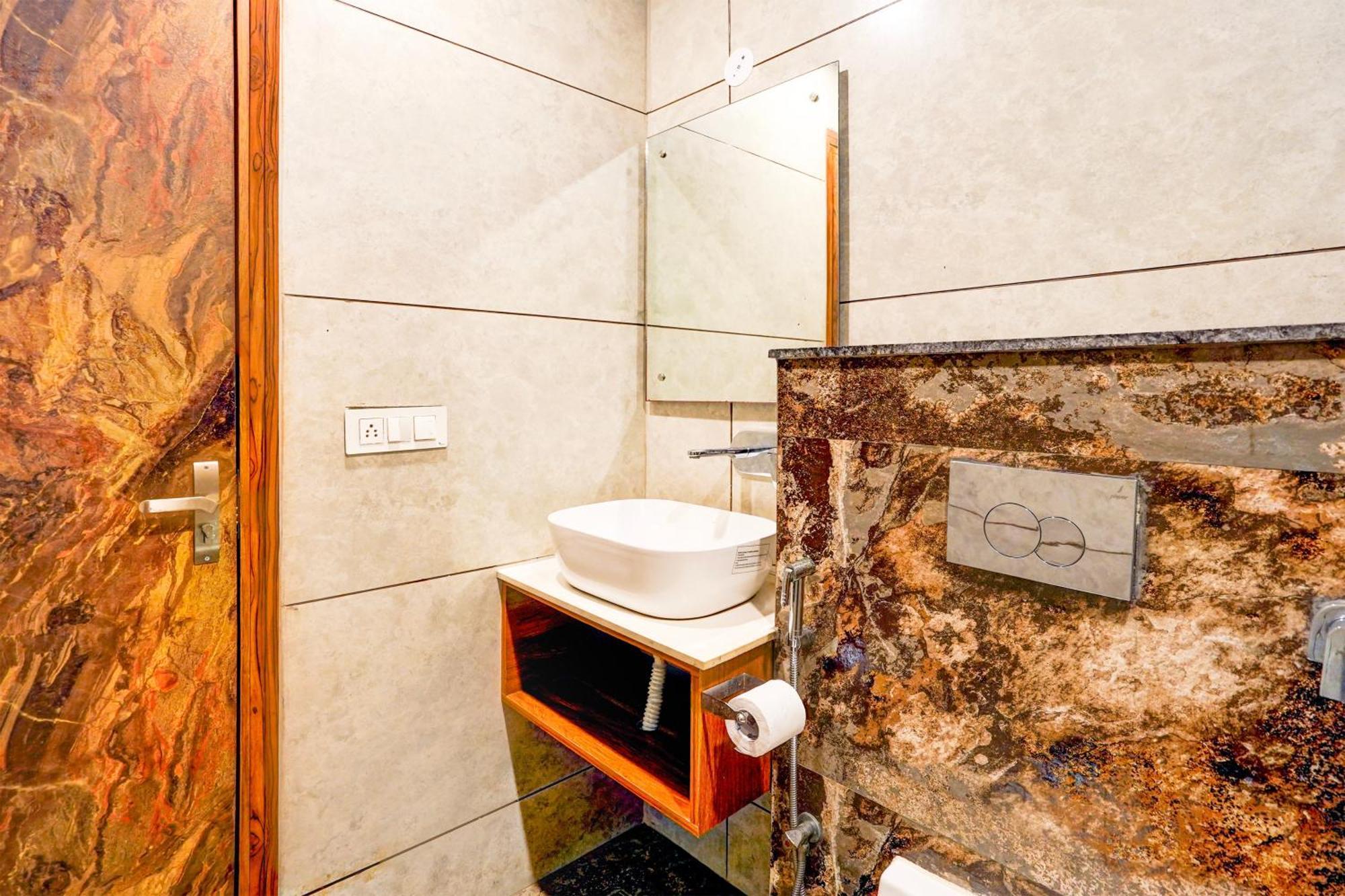 Hotel Marina Near Igi Airport Delhi New Delhi Bagian luar foto