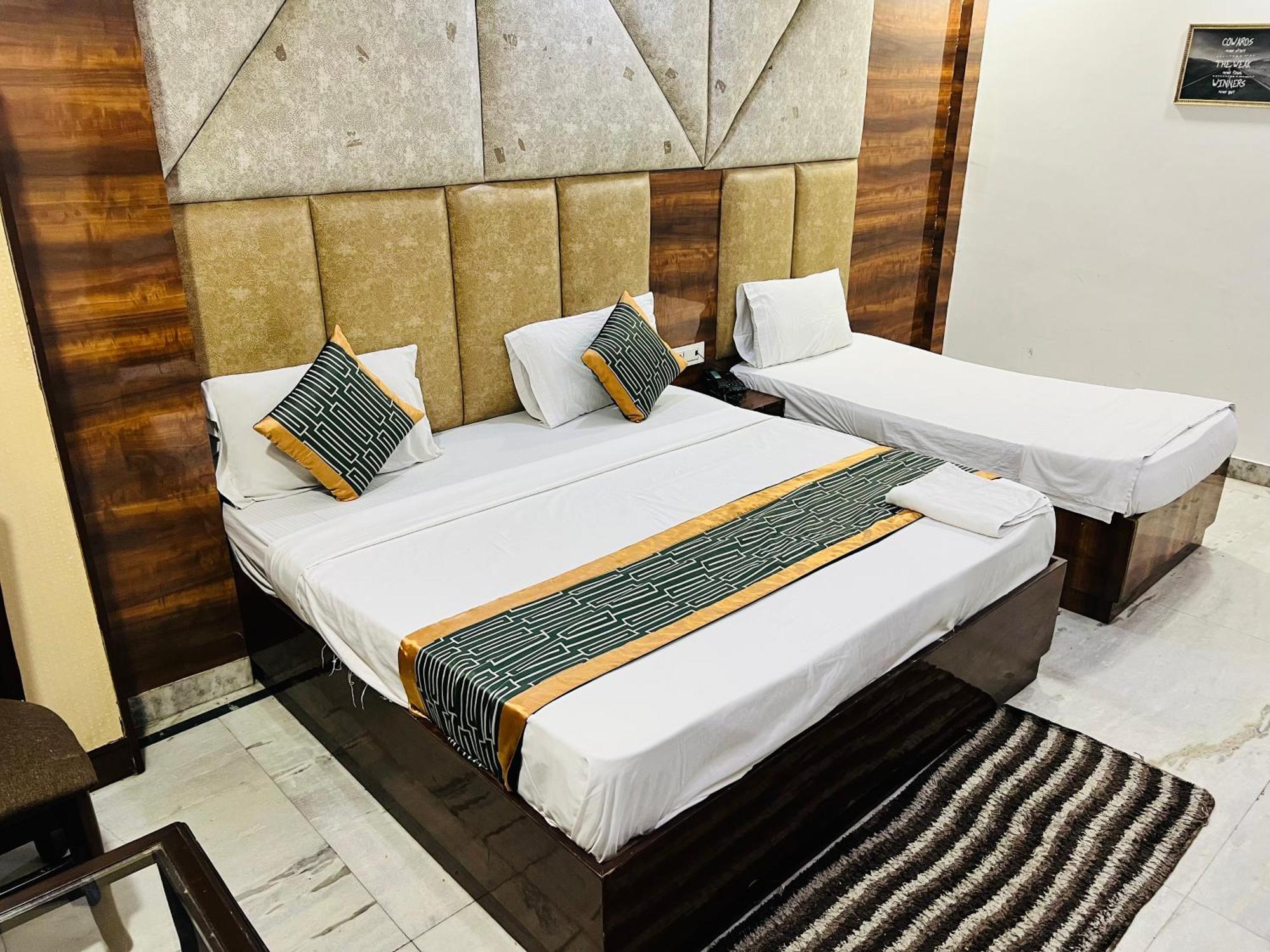 Hotel Marina Near Igi Airport Delhi New Delhi Bagian luar foto