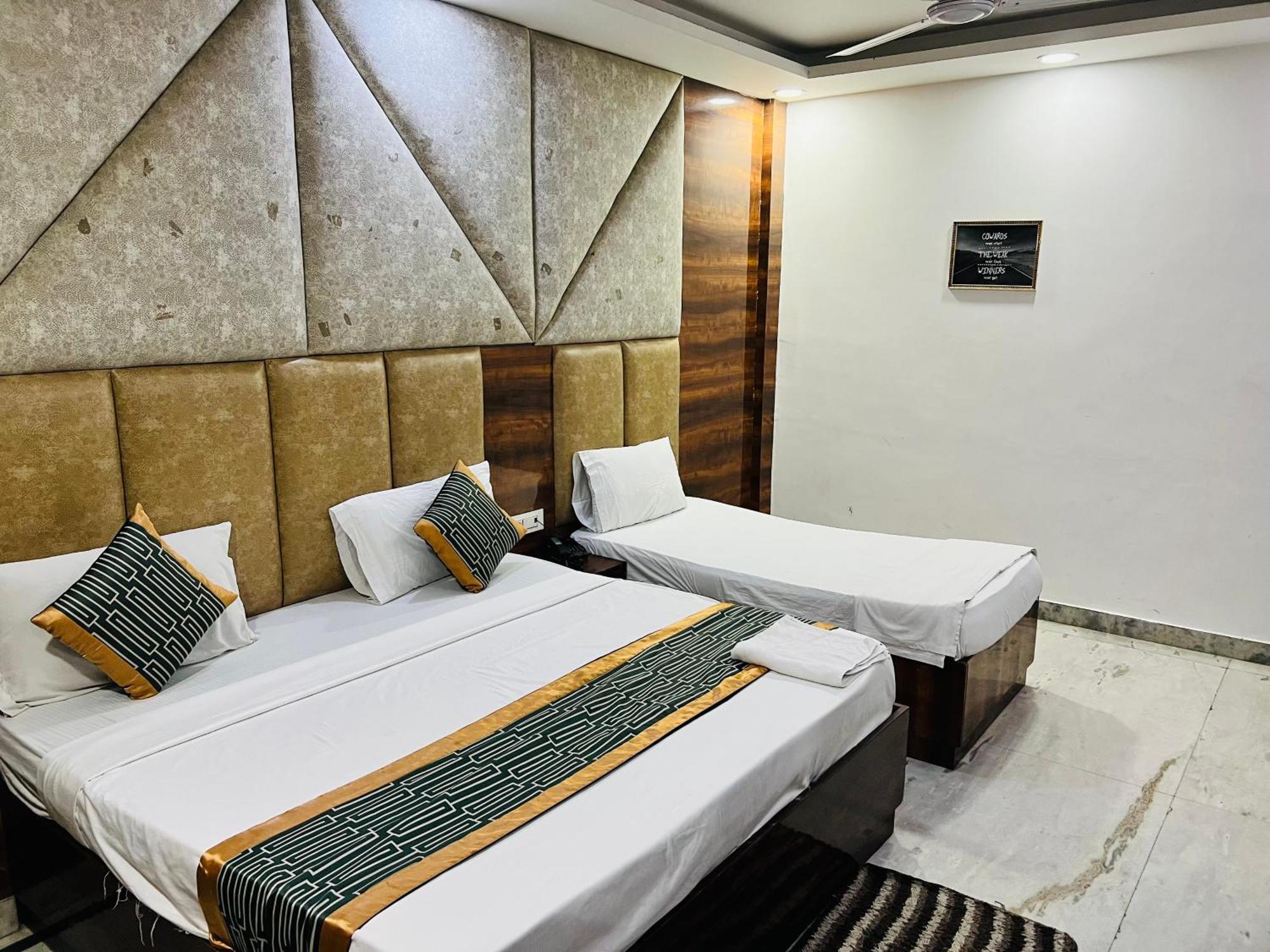 Hotel Marina Near Igi Airport Delhi New Delhi Bagian luar foto