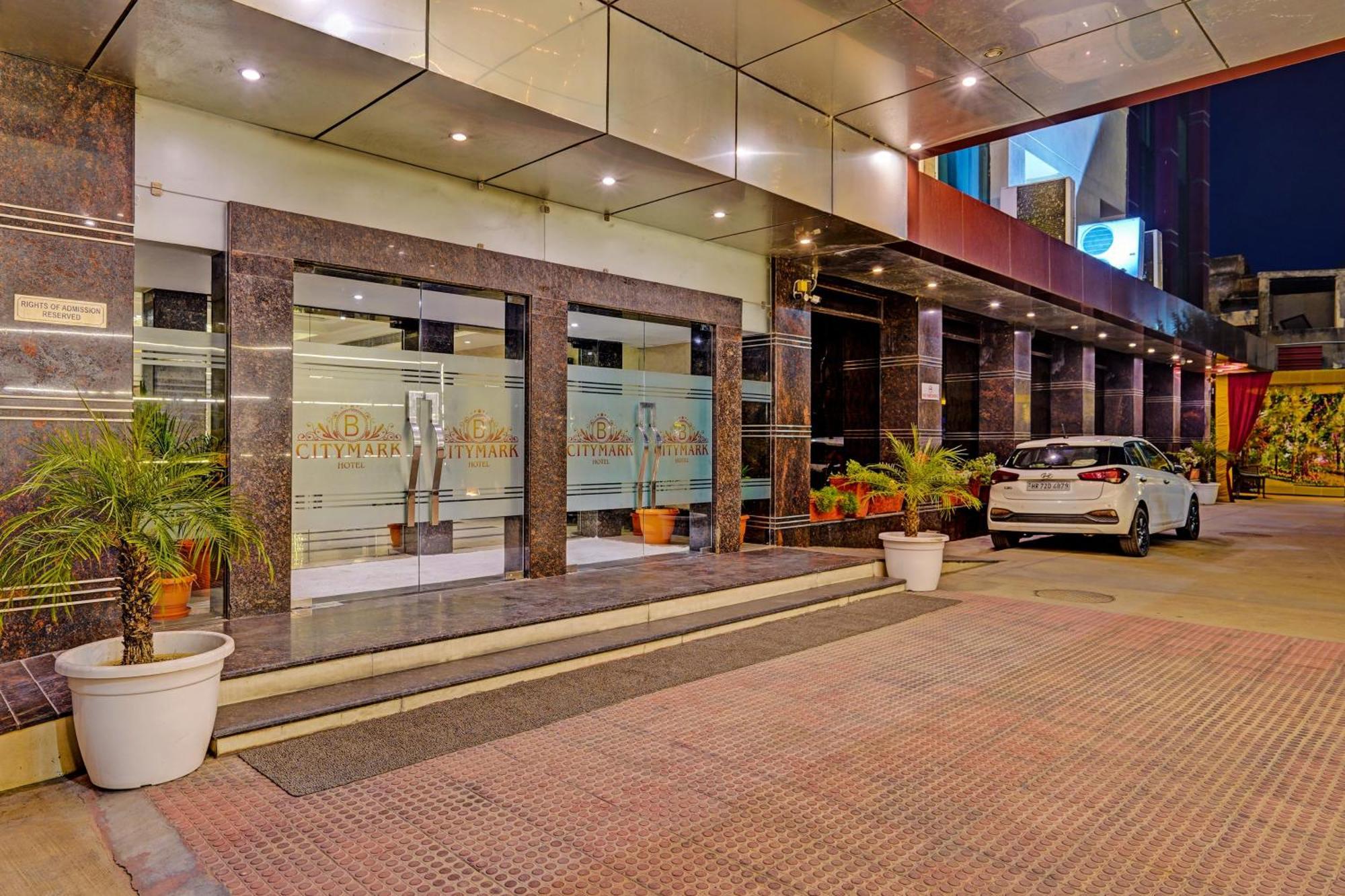 Hotel Marina Near Igi Airport Delhi New Delhi Bagian luar foto