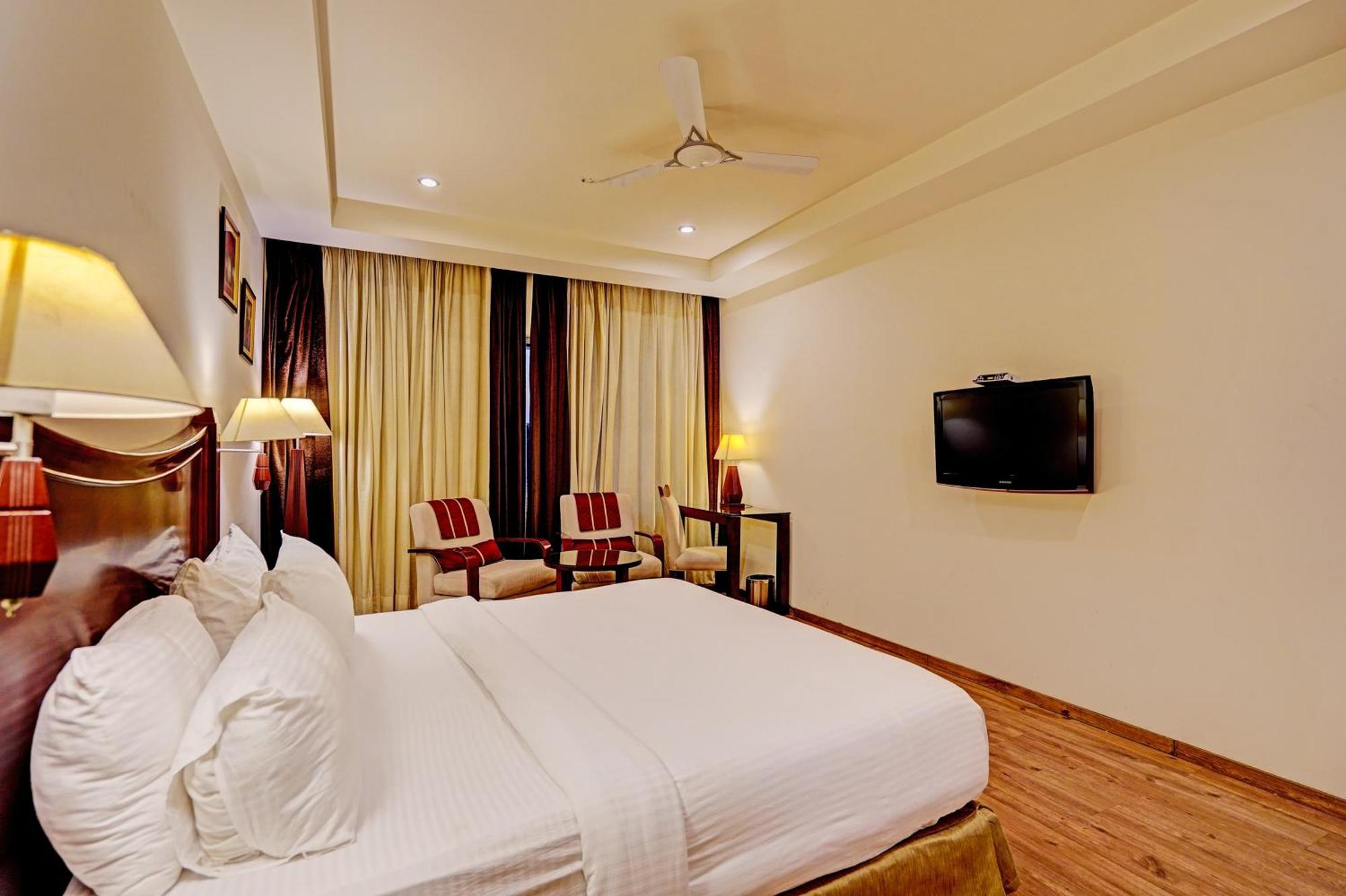 Hotel Marina Near Igi Airport Delhi New Delhi Bagian luar foto